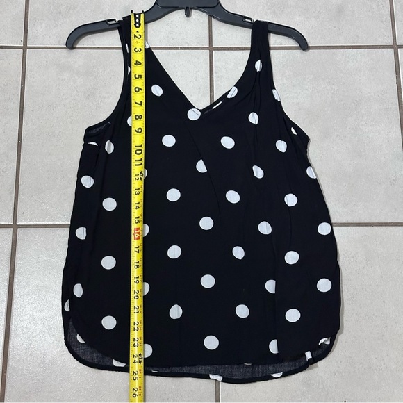 Old navy Women black Polka Dot top size small - Picture 6 of 6